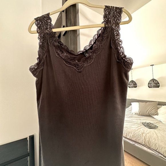 VERO MODA camisole in black with lace - Picture 3 of 6